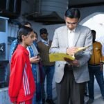 डीएम सविन बंसल के प्रयासों से मुख्यधारा से जुड़ने लगा सड़क पर बिखरा बचपन