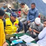 बिछड़ों को अपनों से मिलाती SDRF, यमुनोत्री यात्रा मार्ग में खोए बालक को SDRF ने सकुशल ढूंढा