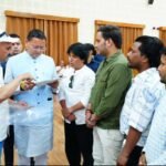 मुख्यमंत्री पुष्कर सिंह धामी ने मुख्यमंत्री कैंप कार्यालय स्थित मुख्य सेवक सदन में प्रदेशभर से आए नागरिकों की समस्याएं सुनीं