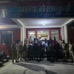 एस एस पी दून के निर्देशन में सड़क किनारे खुलेआम शराब पीने वाले शराबियों को दून पुलिस ने सिखाया कानून का पाठ