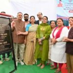 देहरादून-मसूरी मोटर मार्ग पर नए स्थायी डबल लेन पुल के निर्माण कार्य का शिलान्यास करते कैबिनेट मंत्री गणेश जोशी