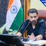 सीएम हेल्पलाइन में लंबित शिकायतों पर डीएम सख्त, डीएम ने विभागों को दी कड़ी हिदायत