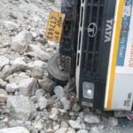 मूसापानी क्षेत्र में ट्रक दुर्घटना, SDRF ने चलाया संयुक्त राहत एवं बचाव अभियान