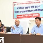 विशेष गहन पुनरीक्षण अभियान को सफल बनाने के लिए आयुक्त गढ़वाल मंडल आनन्द स्वरूप ने जनप्रतिनिधियों एवं राजनीतिक दलों के प्रतिनिधियों के साथ की बैठक