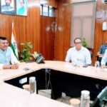 मुख्य सचिव  आनन्द बर्द्धन ने सोमवार को सचिवालय में प्रदेश में ग्रोथ सेंटर्स की प्रगति के सम्बन्ध में सभी सम्बन्धित विभागों के साथ बैठक की
