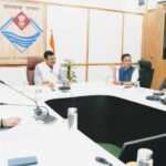 मुख्य सचिव  आनन्द बर्द्धन की अध्यक्षता में सचिवालय में व्यय वित्त समिति की बैठक आयोजित हुई