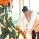 चांदमारी करगिल शहीद के घर पहुंचकर अमर शहीद राजेश गुरुंग को श्रद्धासुमन अर्पित किया सैनिक कल्याण मंत्री गणेश जोशी ने