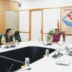 मुख्य सचिव आनन्द बर्द्धन की अध्यक्षता में मंगलवार को सचिवालय में सचिव समिति की बैठक आयोजित हुयी