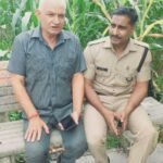 स्वतंत्रता दिवस के अवसर पर बुज़ुर्गों से मुलाक़ात कर ली उनकी कुशलक्षेम