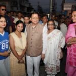 जल सृष्टि पार्क के लोकार्पण से लौटते समय सीएम धामी ने अचानक रुकवाया काफिला, बच्चों और आमजन के साथ खिंचवाईं सेल्फी